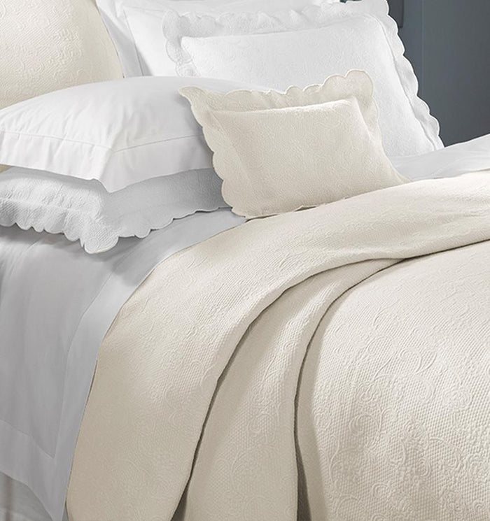 Alice Coverlet