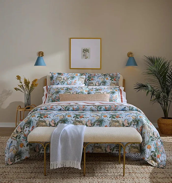 Cinque Terra full bed with the Calasetta decorative pillow