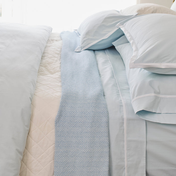 Essential Piping Pillowcase Set