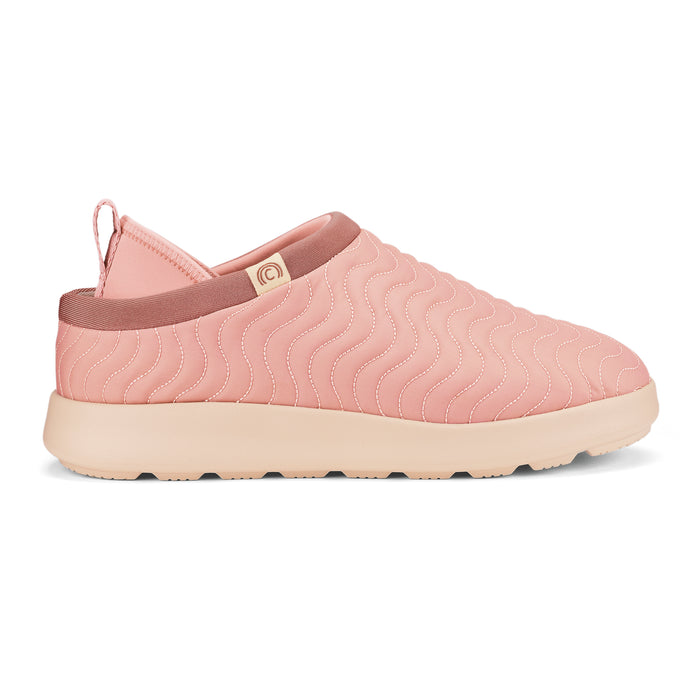 Pink slip-on shoe with a quilted design on a white background #color_mauve
