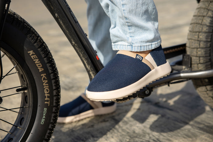 FlipSlips shoe shown on bike #color_navy