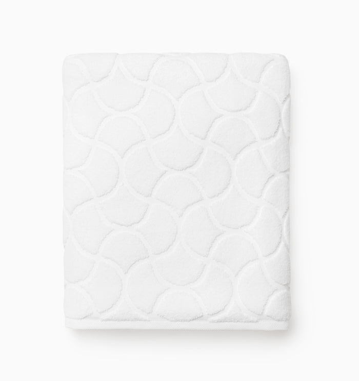 Oasi white bath sheet folded