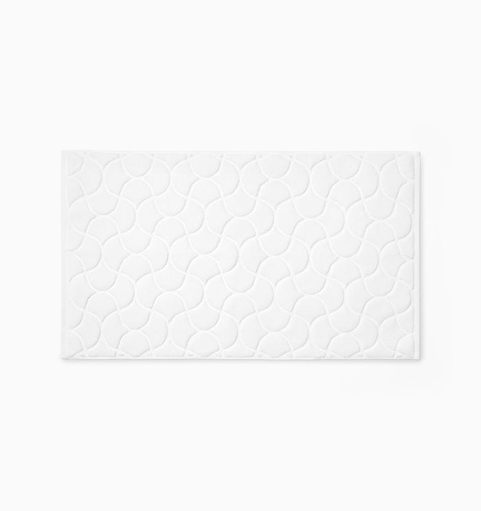 White Oasi tub mat flat lay