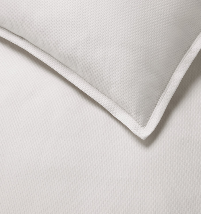 Perrio bone coverlet and sham