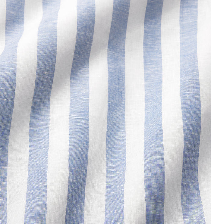 Stramare table runner texture  in white/ocean