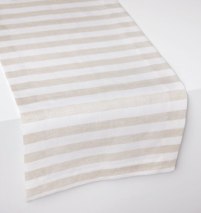 Stramare table runner in white/natural