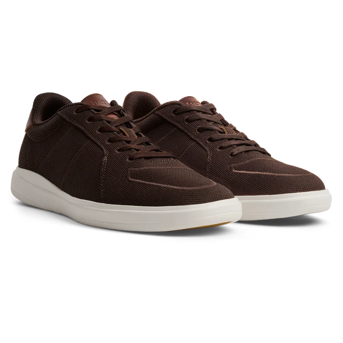 The Drift in Chestnut knit 3/4 View